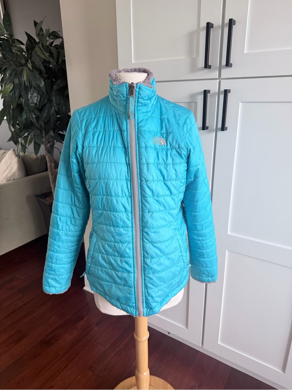 The North Face Girls' Reversible Mossbud Swirl Jacket Bright Blue XL (18)